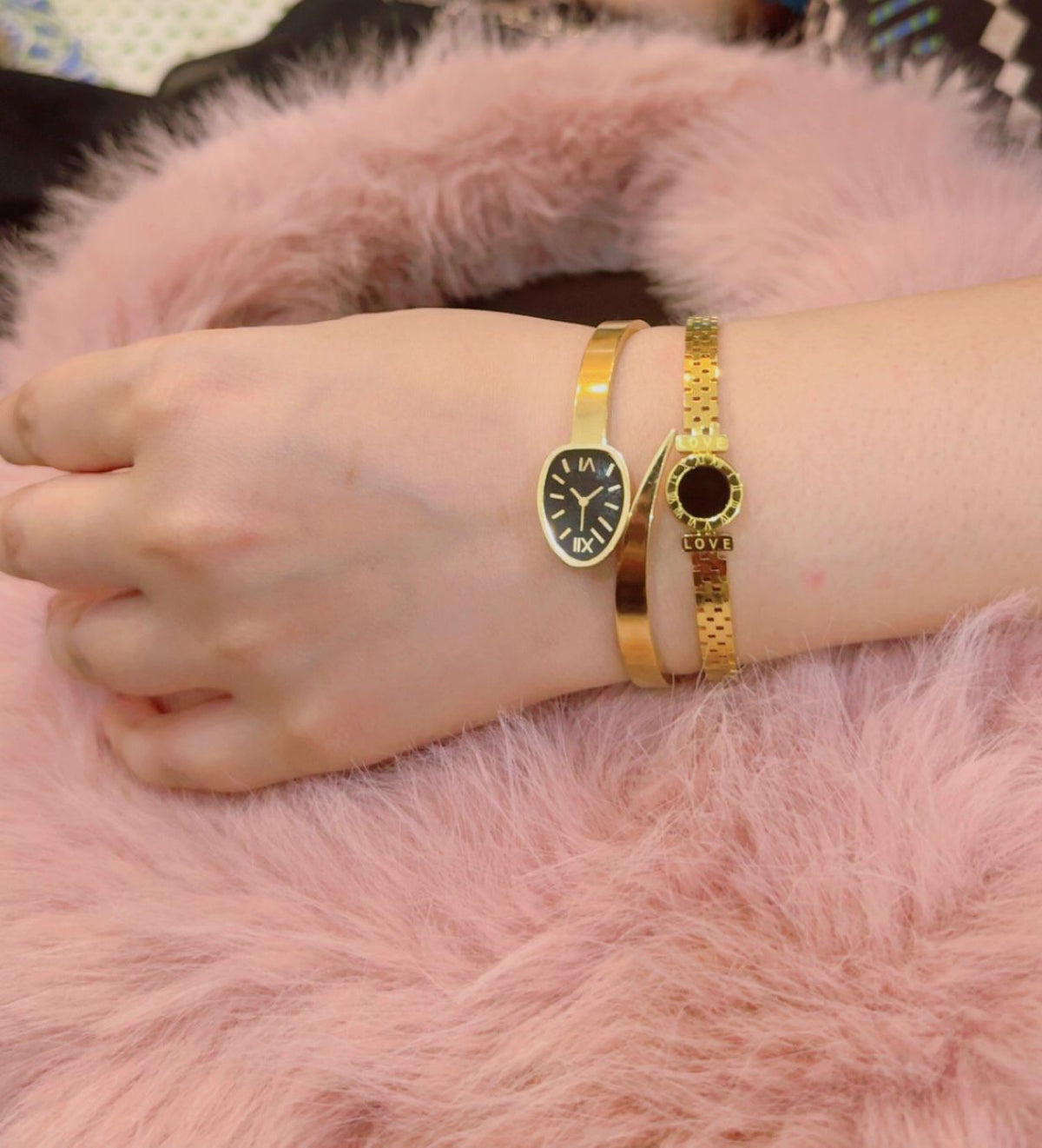 Anti-Tarnish – Helps maintain its shine Handcuff