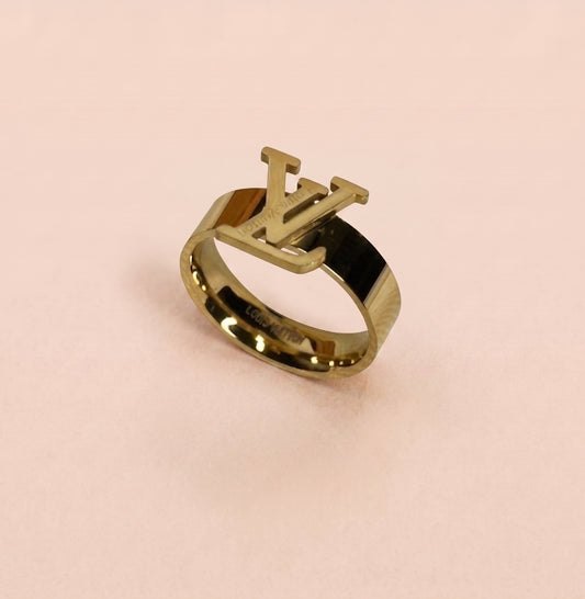 ring with a beautiful 18K gold-plated finish. Anti-tarnish