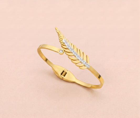 Handcuff 18K Gold Plated – Elegant, luxurious finish