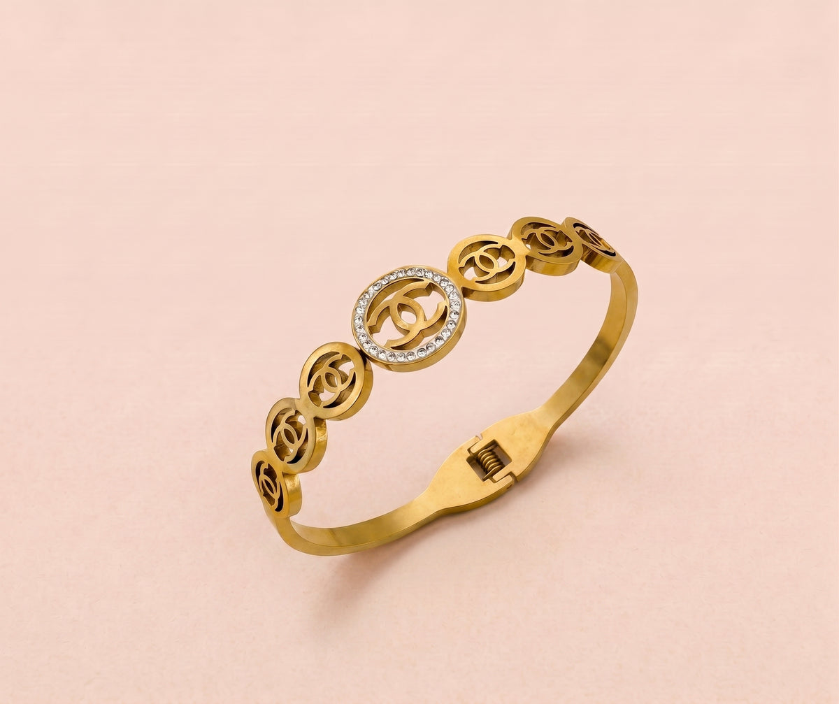 Designed for everyday wear stainless steel Handcuff