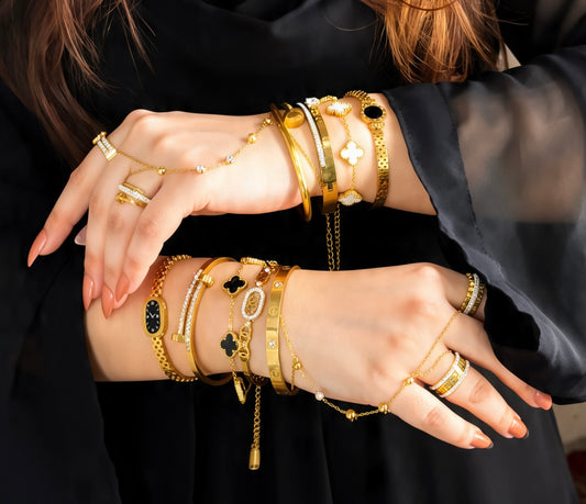 Hand chain 💧 Water-Resistant | ✨ Anti-Tarnish | 💎 Durable | 👑 Elegant Design